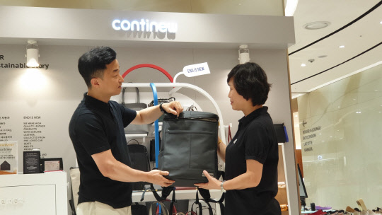 사회적기업 모어댄이 지난달 30일 롯데면세점 월드타워점에 입점해 네 번째 컨티뉴 상설 매장을 오픈했다. <SK이노베이션 제공>